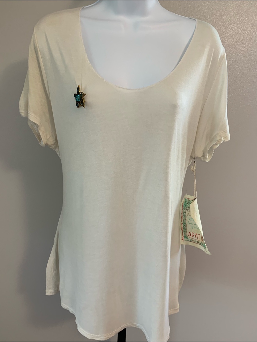 NWT Aratta Silent Journey- Women's Cream Scoop Neck Short Sleeve Tee With Pin